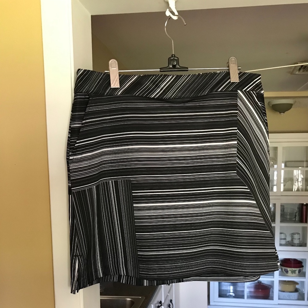 Lady Hagen golf skort